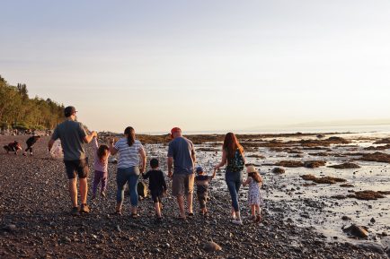 Promenade sur la plage à Rivière-du-Loup